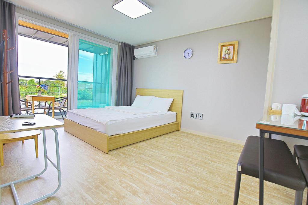 Seong Ge Dol Pension Seogwipo Exteriör bild